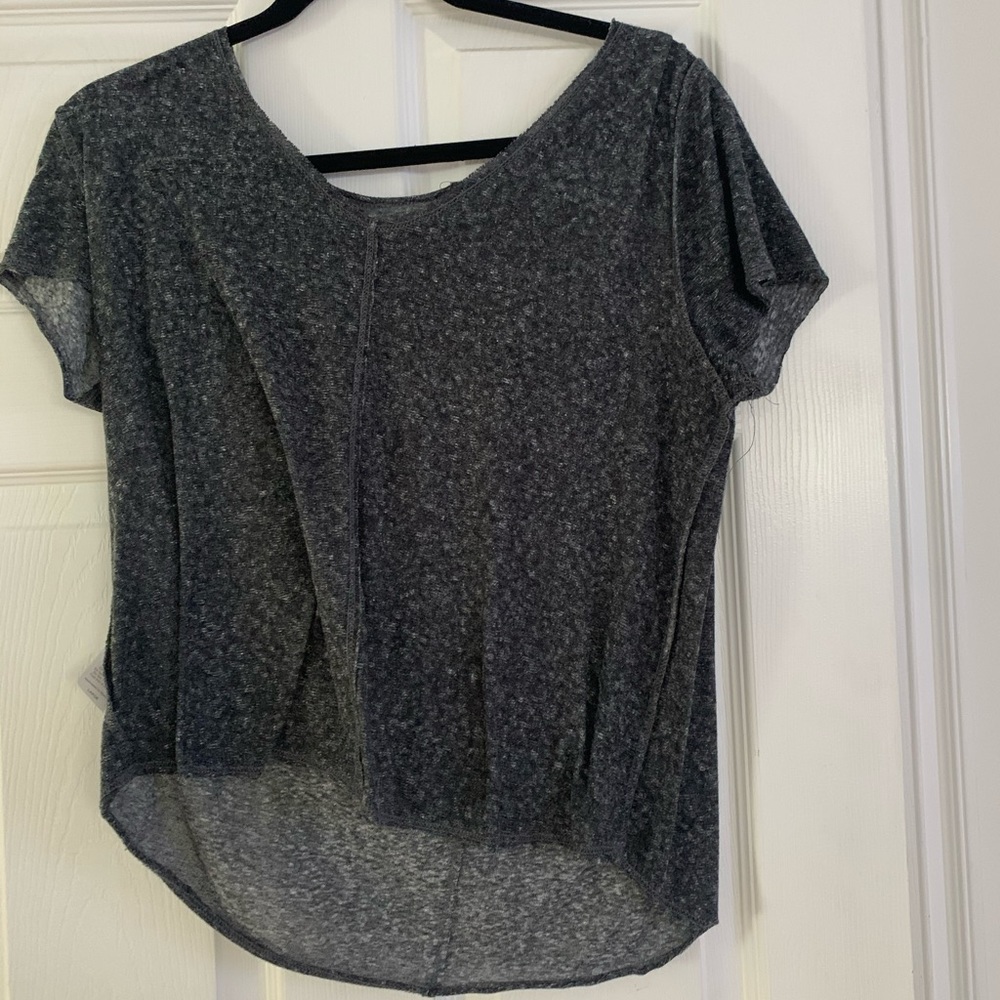 Gray short sleeve shirt